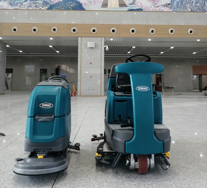 坦能駕駛式洗地機 坦能駕駛式洗地機